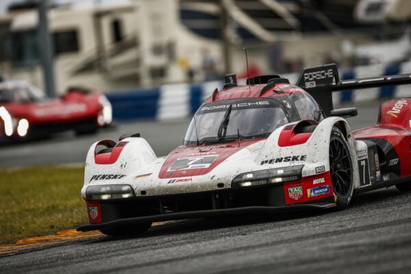 Des débuts très compliqués pour Porsche à Daytona
