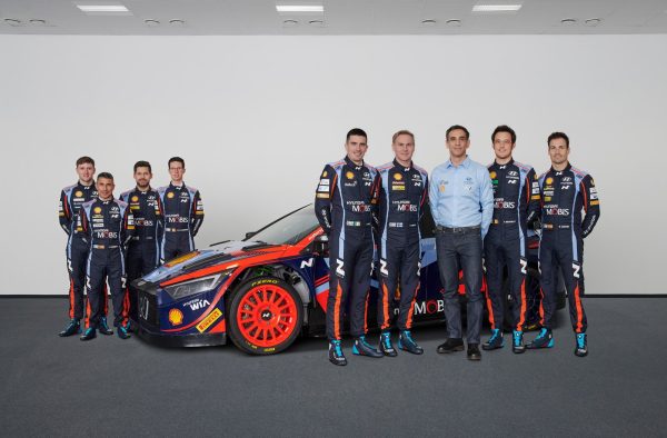 L'équipe Hyundai Motorsport avec le nouveau Team Principal, Cyril Abiteboul