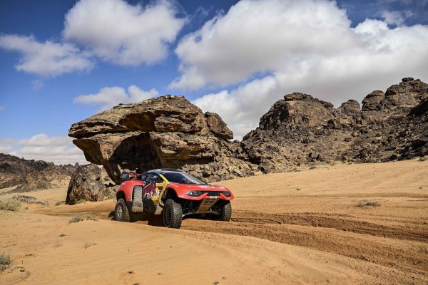 Dakar 2023, Étape 9 : Loeb enchaîne, triplé Prodrive aujourd'hui