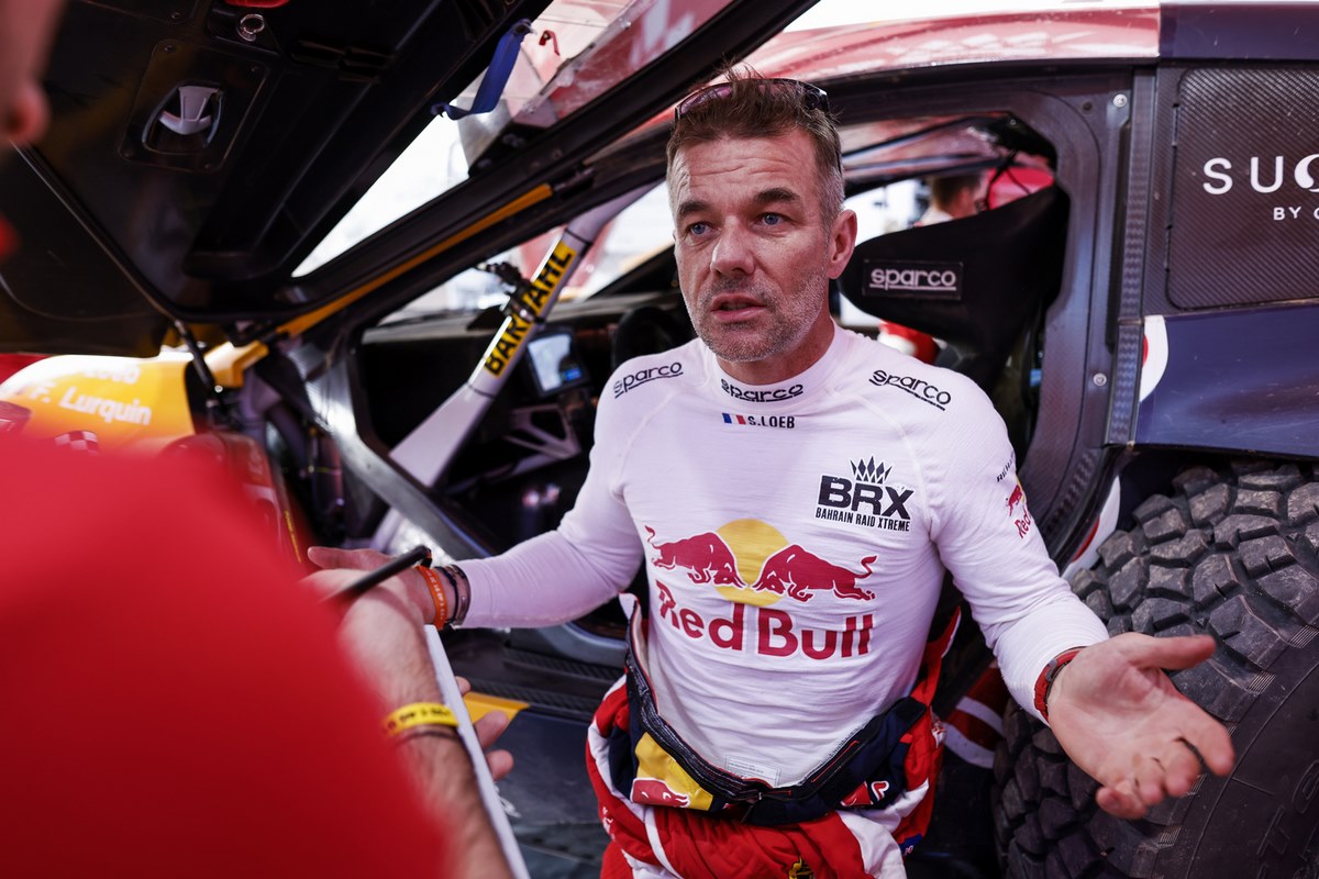 Sébastien Loeb à l'arrivée de l'étape 2 du Dakar 2023