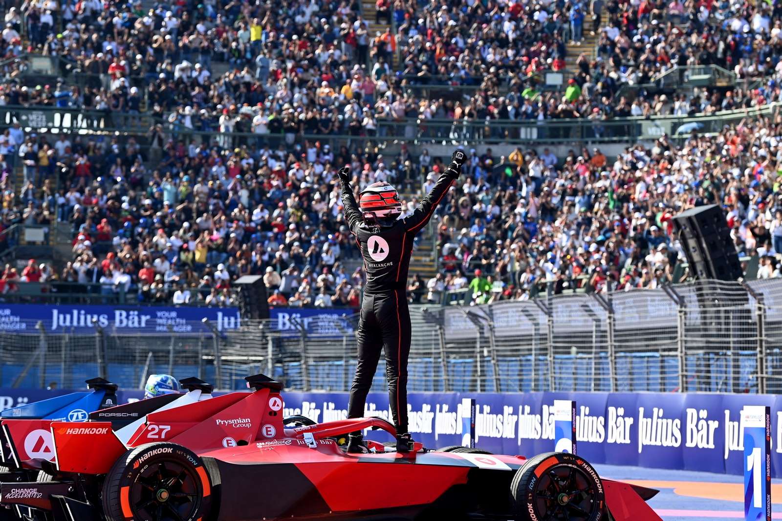 Jake Dennis remporte la première manche de la saison 2023 de Formule E à Mexico