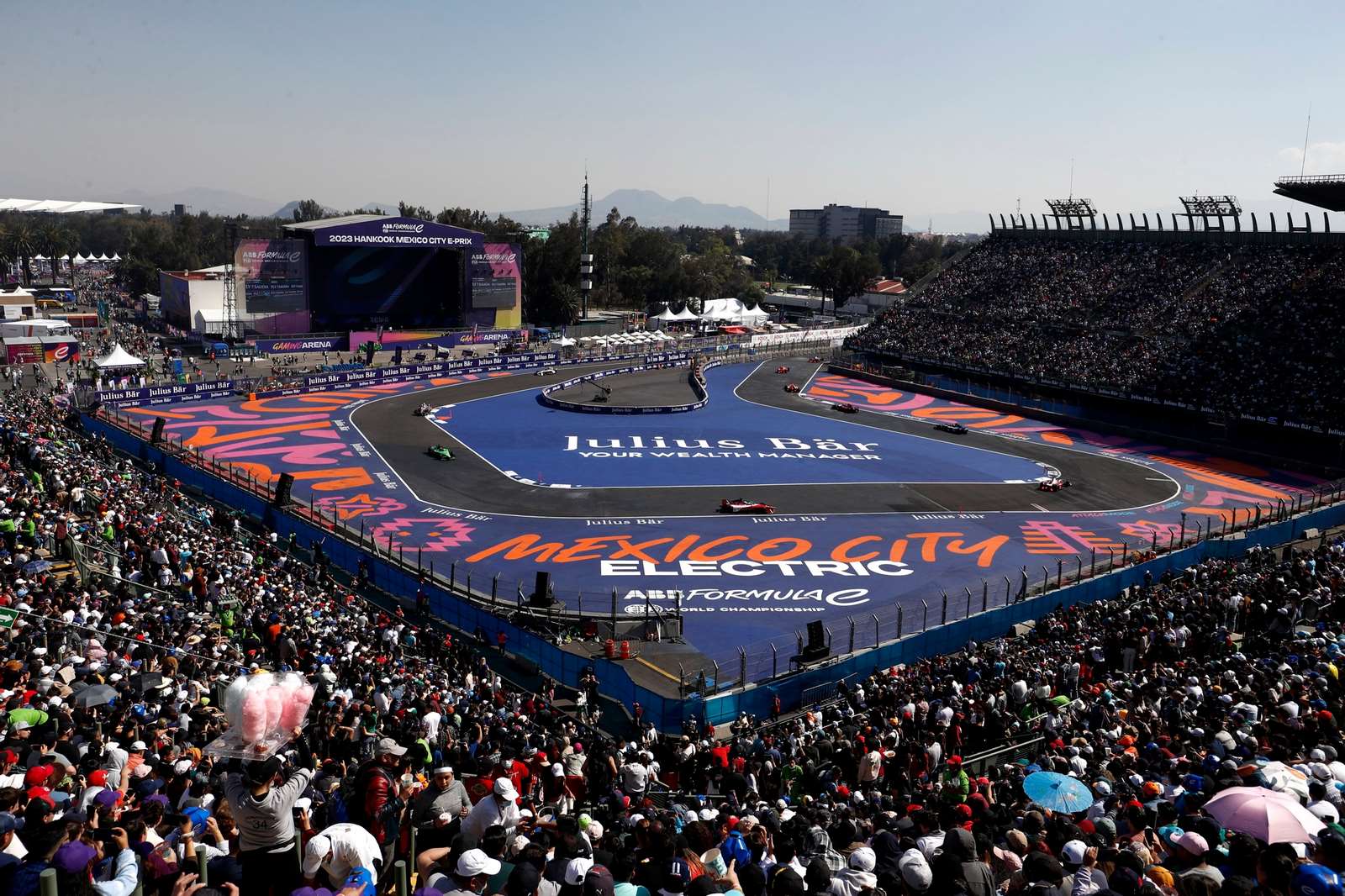 Les pilotes dans le stadium de l'E-Prix de Mexico 2023