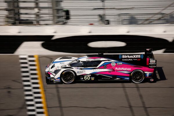 Acura et Meyer Shank Racing en pole aux 24H de Daytona !