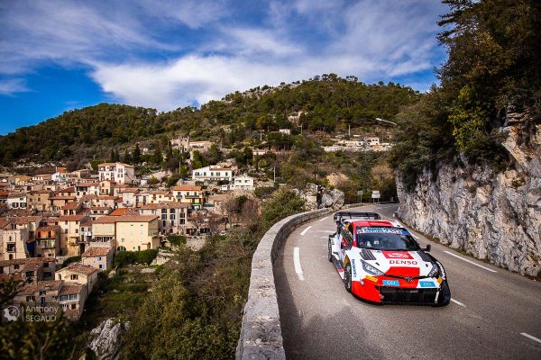 Monte-Carlo 2023, Étape 2 : les Toyota dominatrices, Ogier large leader