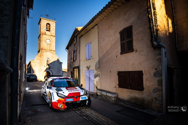 Monte-Carlo 2023, Étape 3 mi-journée : Rovanperä réduit légèrement l'écart sur Ogier