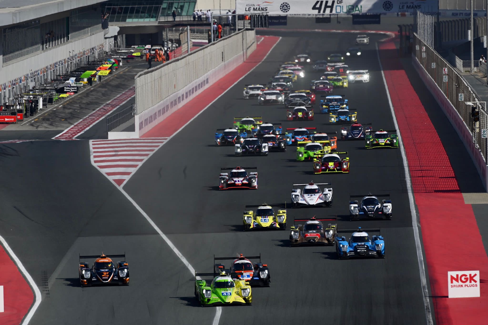 Depart des 4h de Dubai en Asian Le Mans Series 2023 Course 2