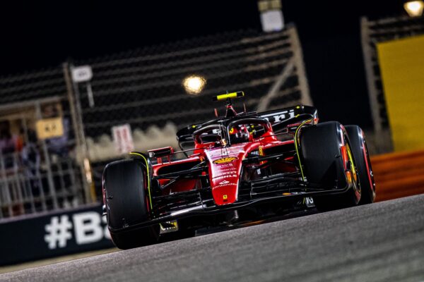 La Ferrari SF-23 prive Leclerc d'un podium, Sainz n'a pu y rester