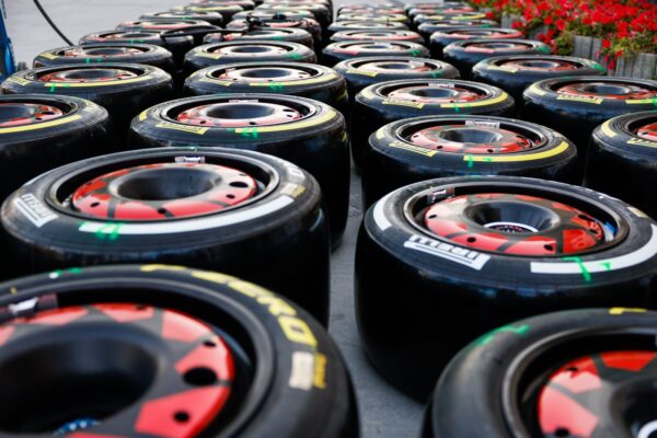 La FIA lancera l'appel d'offres des pneus en F1 pour l'après-2024