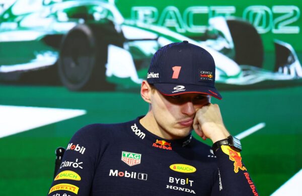 Verstappen pas tendre avec son équipe, déçu de la fiabilité