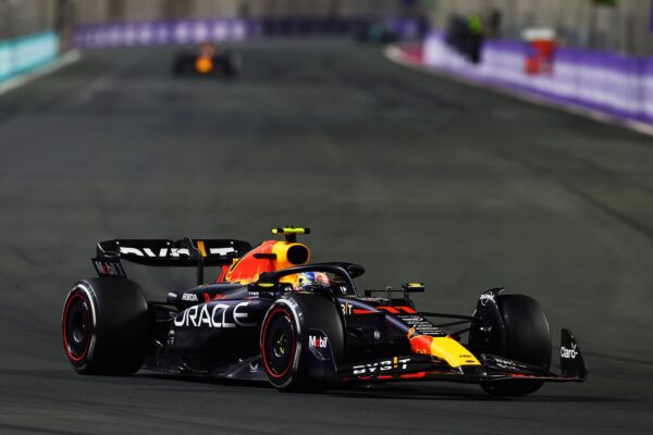 Grand Prix d'Arabie saoudite : Pérez résiste à Verstappen !