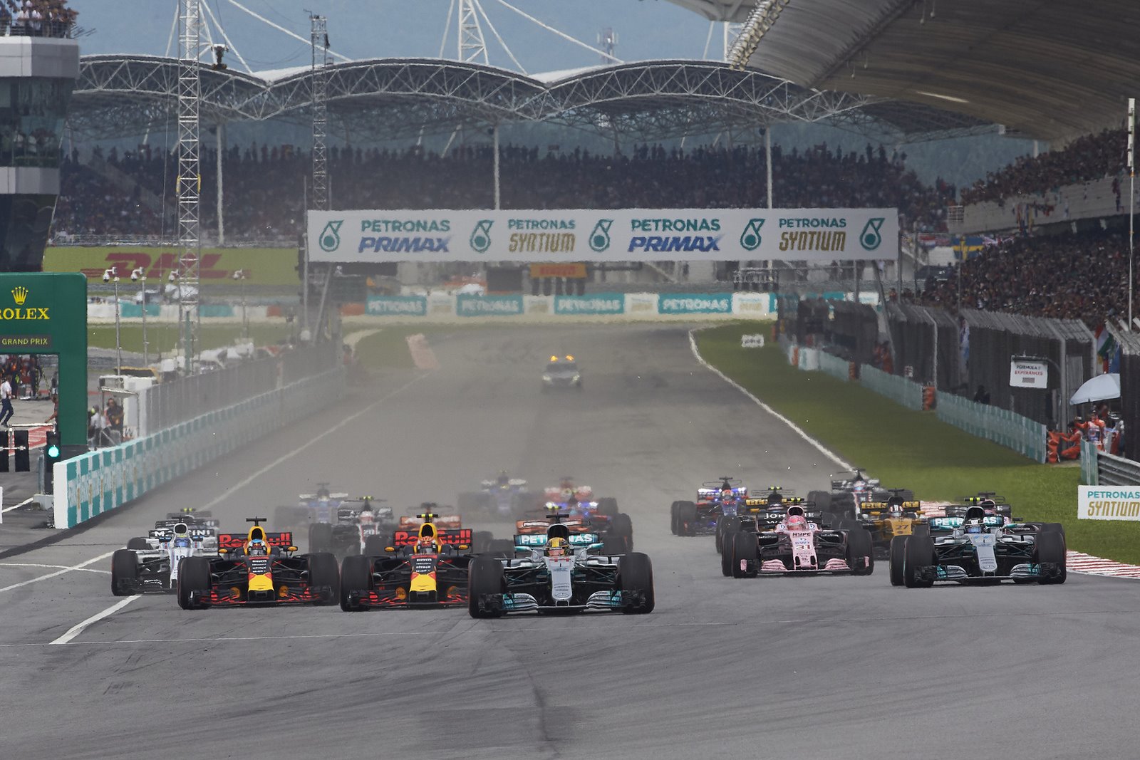 Le départ du Grand Prix de Malaisie 2017