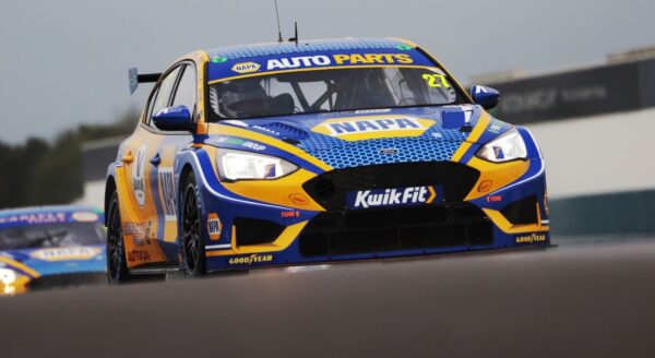 BTCC, Donington : Deux sur trois pour Cammish !