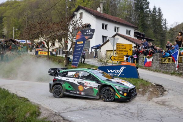 Rallye de Croatie, J1 mi-journée : Neuville devance Evans