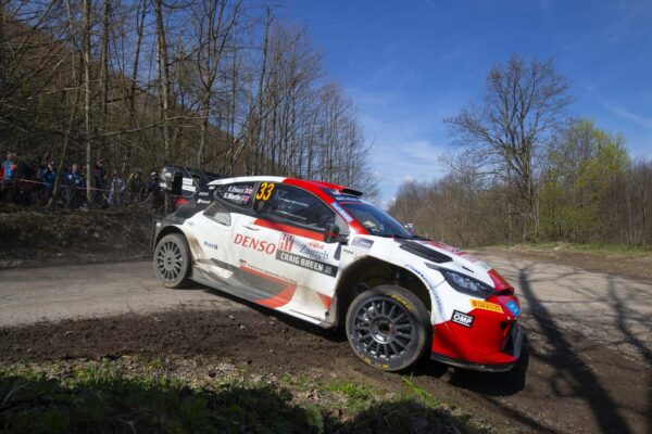 Rallye de Croatie, J2 : Evans maîtrise, Rossel sous pression