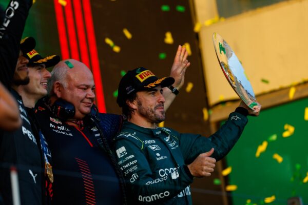 Alonso enchaîne les podiums, Aston Martin engrange les points