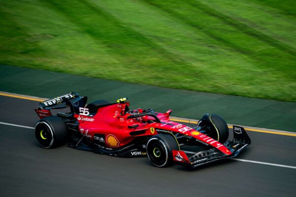 Ferrari fait appel de la pénalité de Sainz à Melbourne