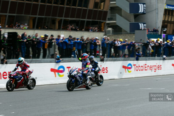 Une parade à l'occasion des 24 Heures Motos 2024