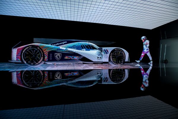 La galerie photo de la Peugeot 9X8 Art-Car by J. Demsky