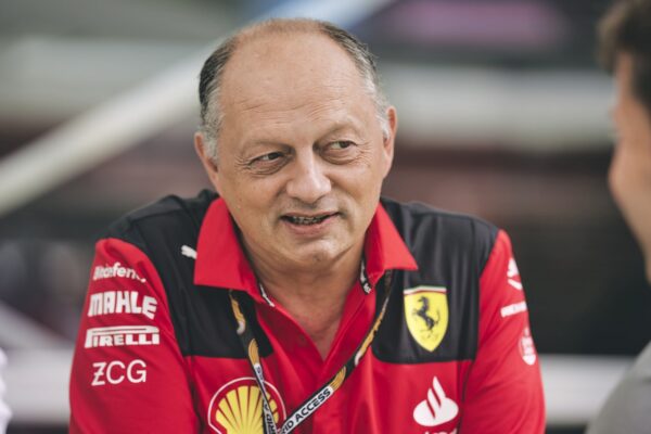 Vasseur et Hamilton démentent la rumeur Ferrari