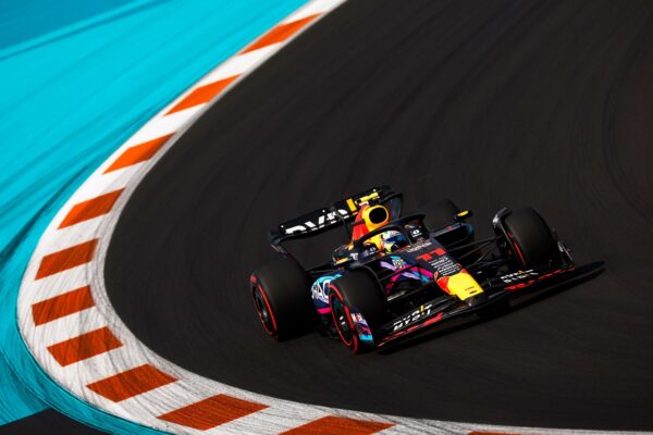 Miami, Qualifs : Pérez devance Alonso, Leclerc dans le mur