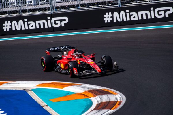 "Nous sommes loin, très loin" constatent les pilotes Ferrari !