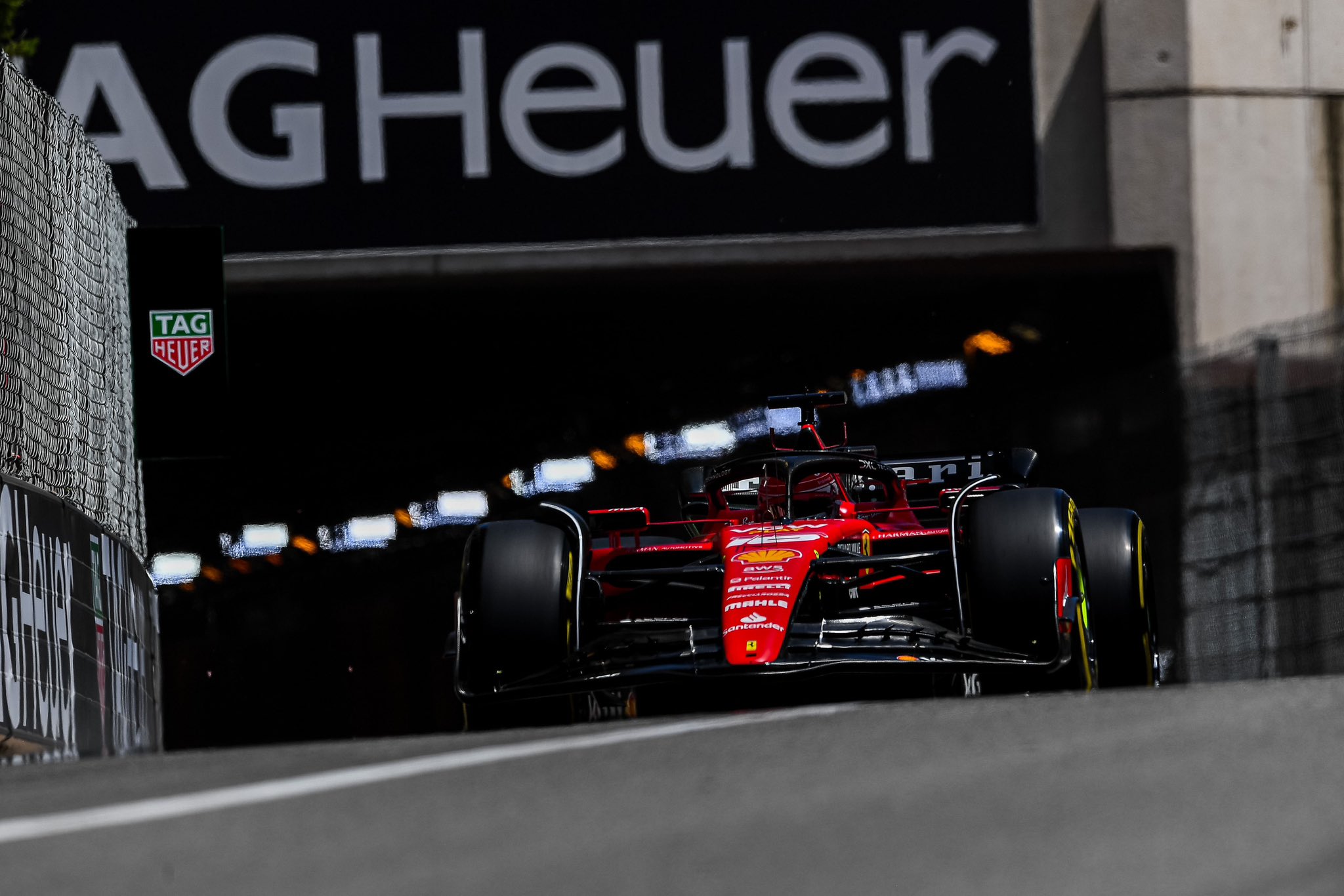 Charles Leclerc à la sortie du tunnel au GP de Monaco