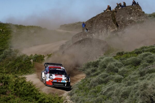 Rallye du Portugal, J2 mi-journée : Rovanperä déroule, Loubet a tapé