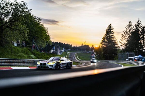 24 Heures du Nürburgring, H+21 : Freie jagd in die Eifel !*