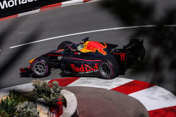Ayumu Iwasa remporte la course sprint FIA F2 à Monaco