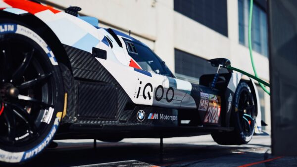 Le Team WRT en test au Motorland Aragon avec la BMW M Hybrid V8