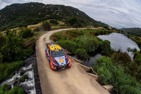 Rallye de Sardaigne : la première de l'année pour Neuville / Wydaeghe
