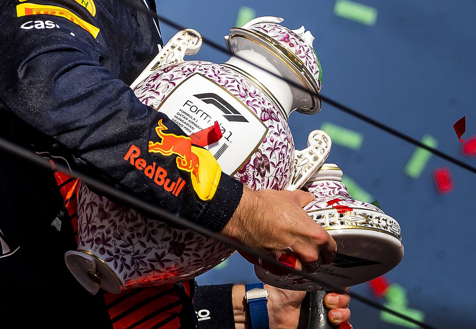 Trophée de Max Verstappen, brisé par Lando Norris sur le podium en Hongrie