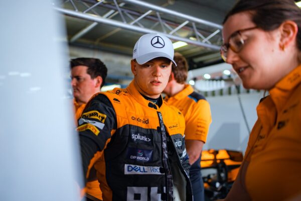 Mick Schumacher a testé la McLaren de 2021 à Portimão