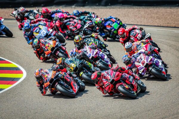Qui sont les managers des pilotes MotoGP ?