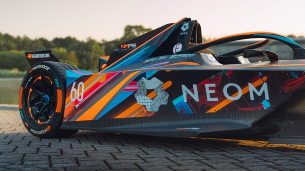 La livrée spéciale générée par IA pour McLaren à l'E-Prix de Londres 2023