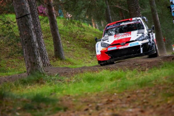 Finlande, J1 mi-journée : Rovanperä mène, M-Sport perd gros