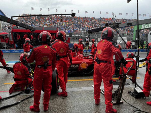 Vasseur explique l'arrêt panique de Ferrari pour Leclerc