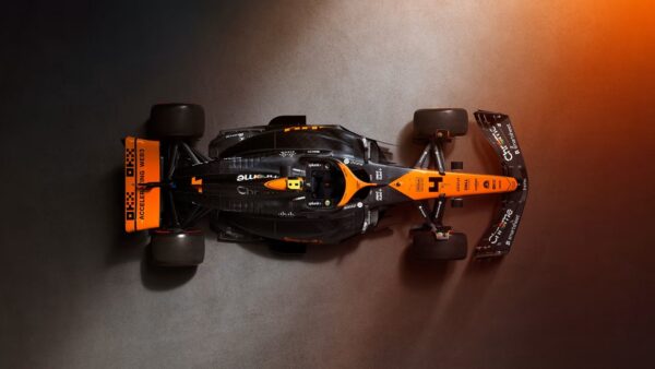 La livrée spéciale Stealth Mode de McLaren pour Singapour et Suzuka 2023