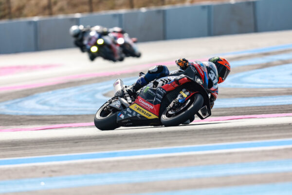BMW s'offre la pole position du Bol d'Or 2023