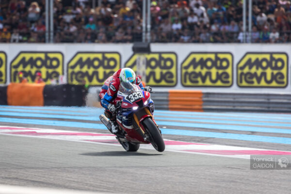 L'équipe Honda Viltaïs Racing sur le podium du Bol d'Or 2023
