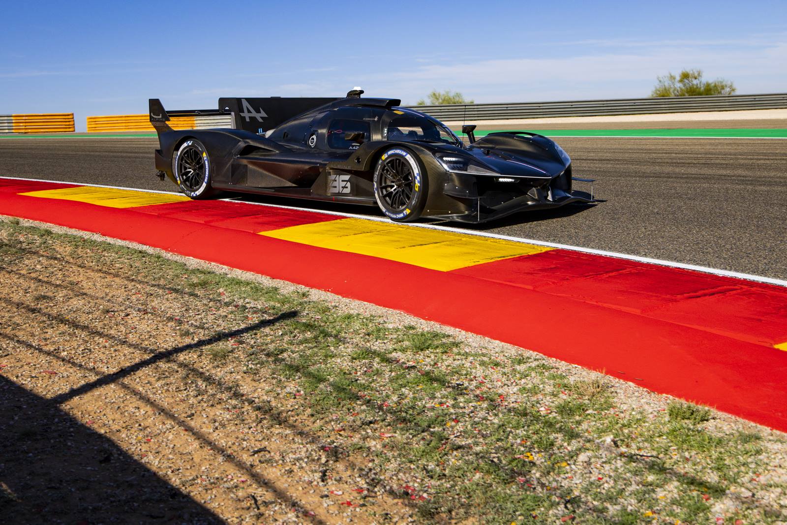 L'Alpine A424 en essais au Motorland Aragon