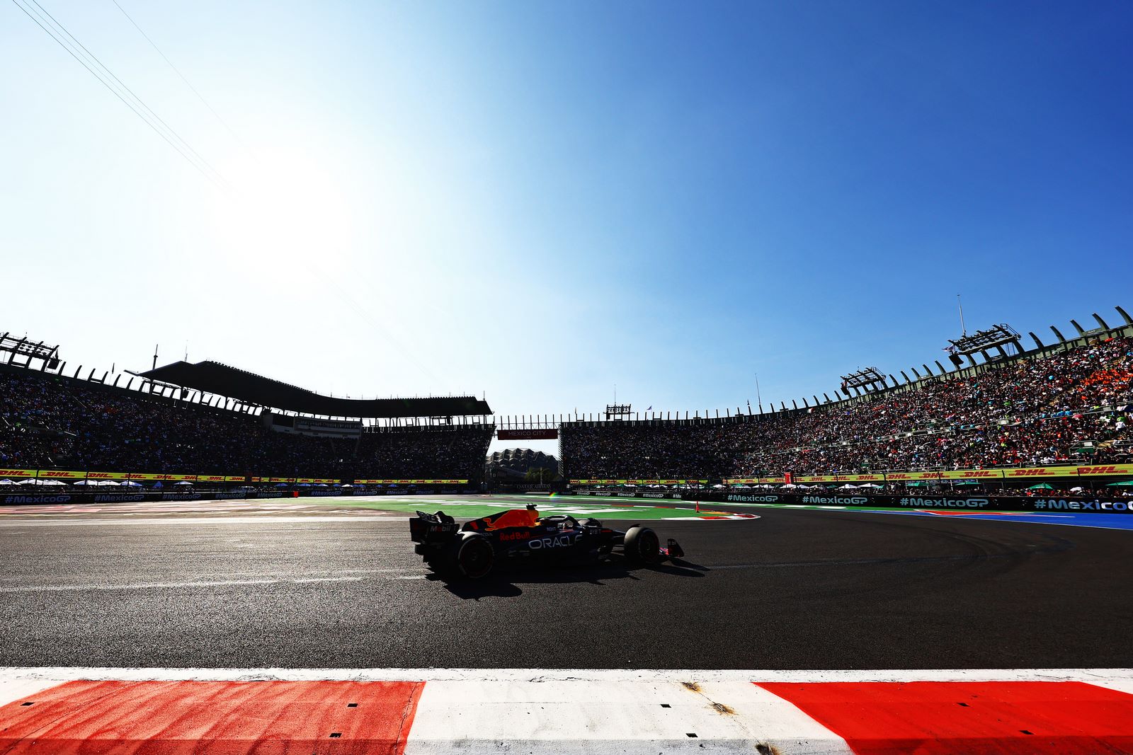 Max Verstappen dans le Foro Sol au GP de Mexico 2023