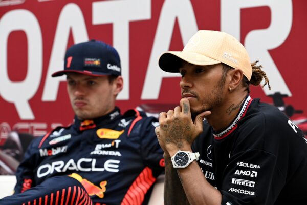 Hamilton endosse la responsabilité du crash du départ au Qatar