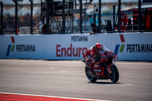 GP d'Indonésie 2023, Course : Francesco Bagnaia gagne, Jorge Martín chute