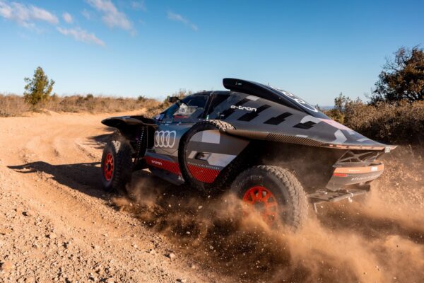 Audi améliore son RS Q e-tron pour le Dakar 2024