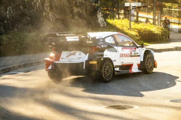 Rally Japan, ES2 : Elfyn Evans ne s'est pas fait piéger !