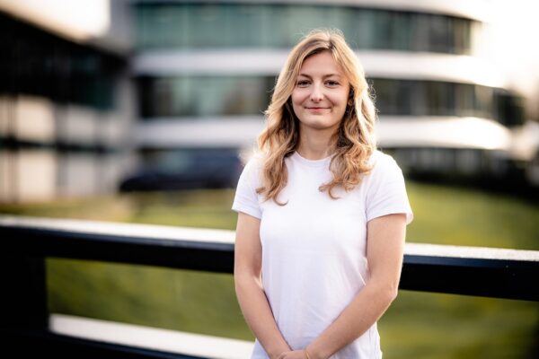 Doriane Pin en F1 Academy en 2024 sous les couleurs Mercedes