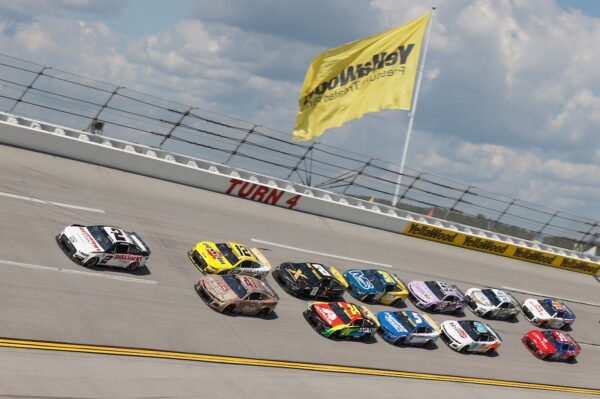 "NASCAR: Full Speed", la série arrive sur Netflix fin janvier 2024
