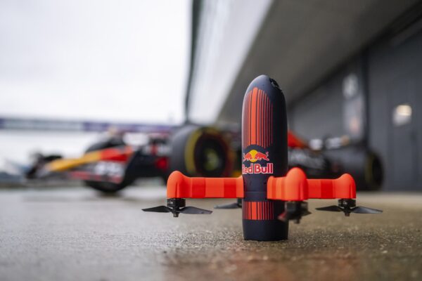 Le drone de Dutch Drone Gods pour le tournage de Red Bull à Silverstone en 2024