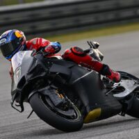 Stefan Bradl sur la Honda sur le circuit de Sepang lors du Shakedown MotoGP 2024